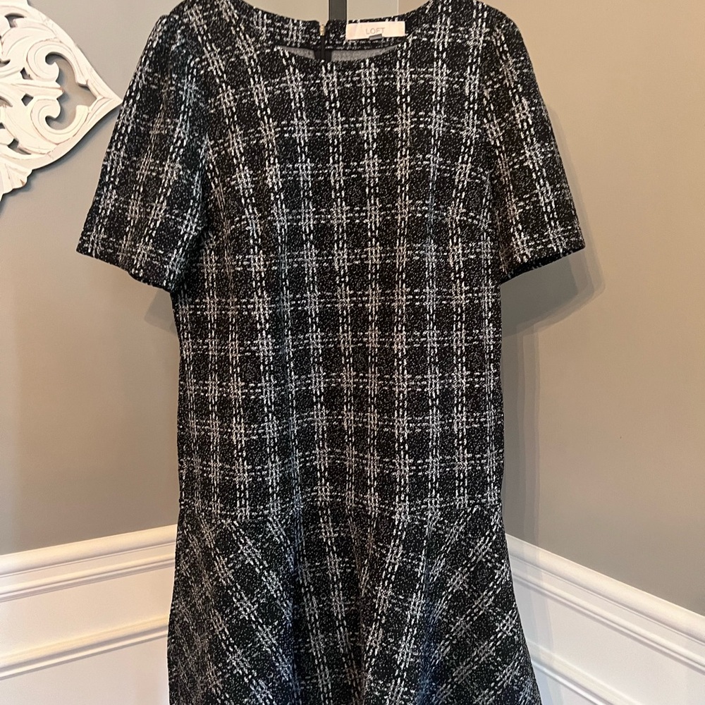 LOFT Black and White windowpane flounce Mini Dress. Size Medium - Picture 4 of 8